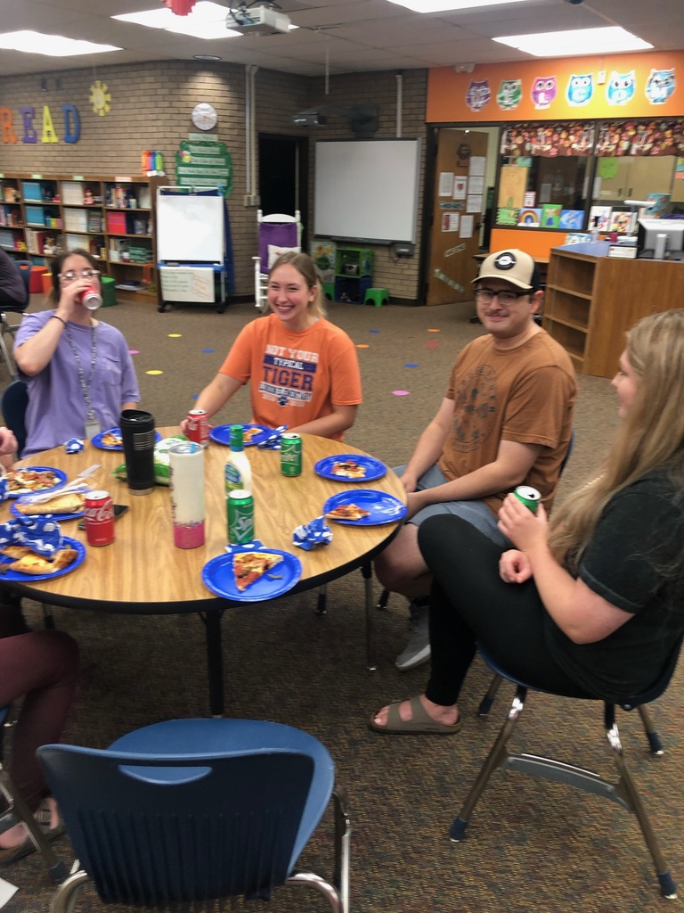 teachers eating